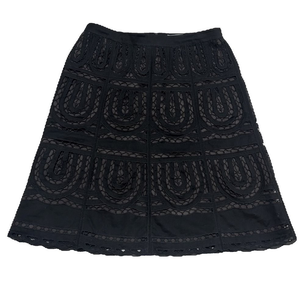 ANNE TAYLOR LACE BLACK SKIRT KNEE LENGTH IN SIZE 6